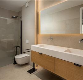 4-Bedroom Luxury Villa with Heated Pool, Ciovo near Trogir – Sleeps 8